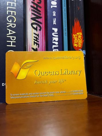 For Banned Books Week, THHS Librarian sets up read in, urges students to get library cards