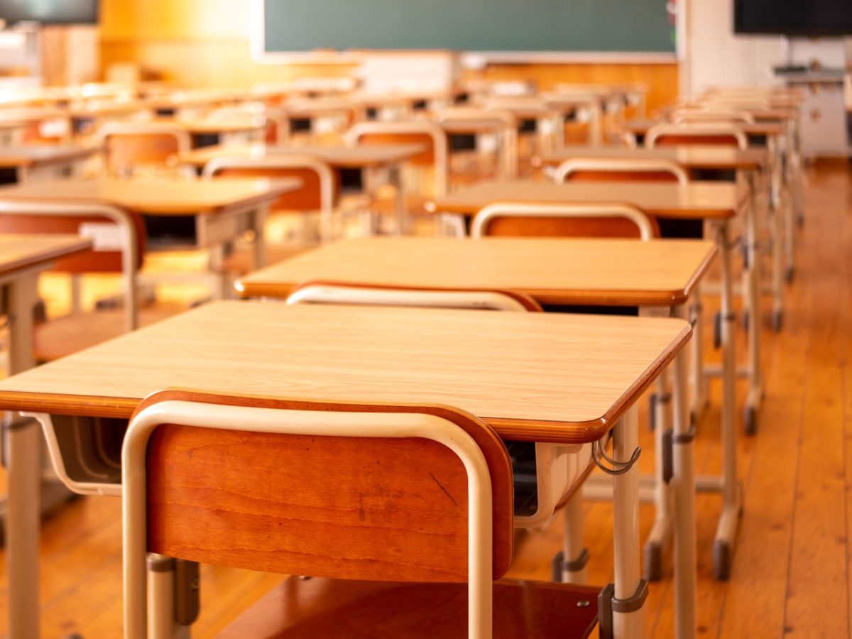 Students and teachers talk about which desks and furniture they prefer.