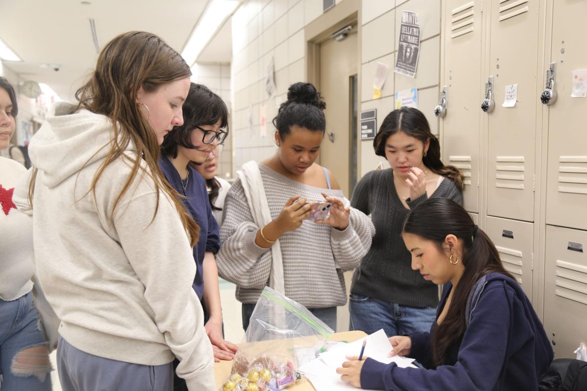 Freshmen competing during the Scavenger Hunt