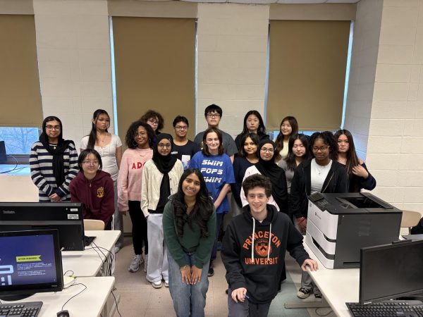 This year's Club Council led by Club Liaison Aki Benjamin (center right) and SU Executive-at-large Tajrian Noor (center left). 