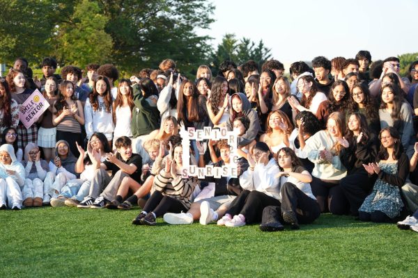 The Class of 2026 gathered together on the Queens College field for Senior Sunrise during the beginning of their senior year.